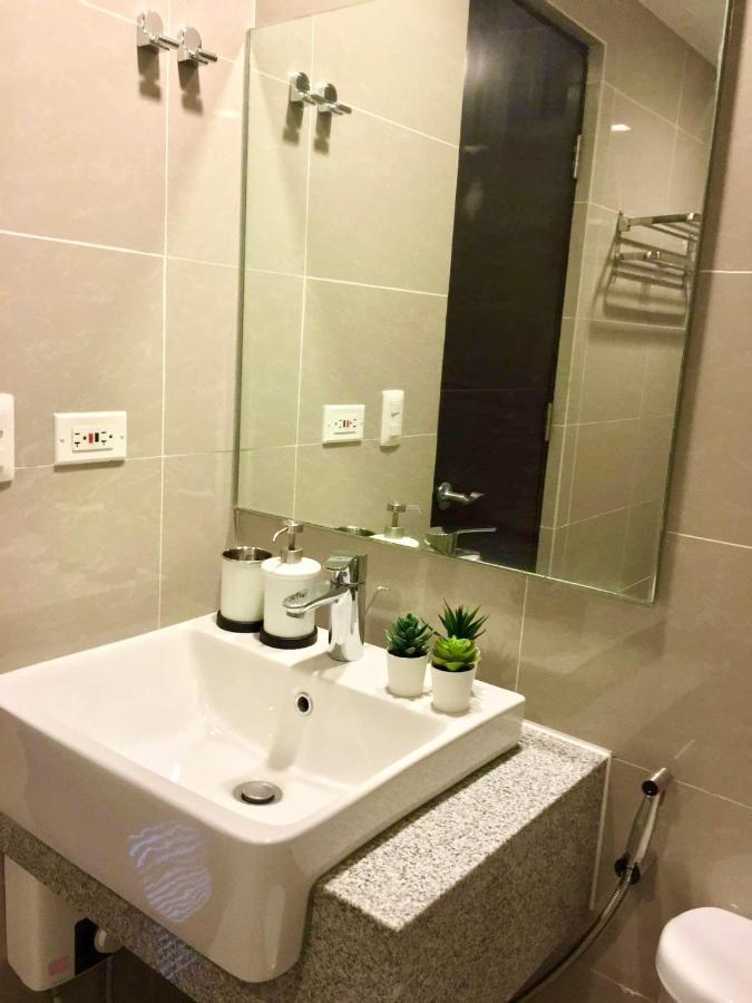 Daniella'S Modern & Cozy Suite In Uptown Bgc Manila Exteriér fotografie