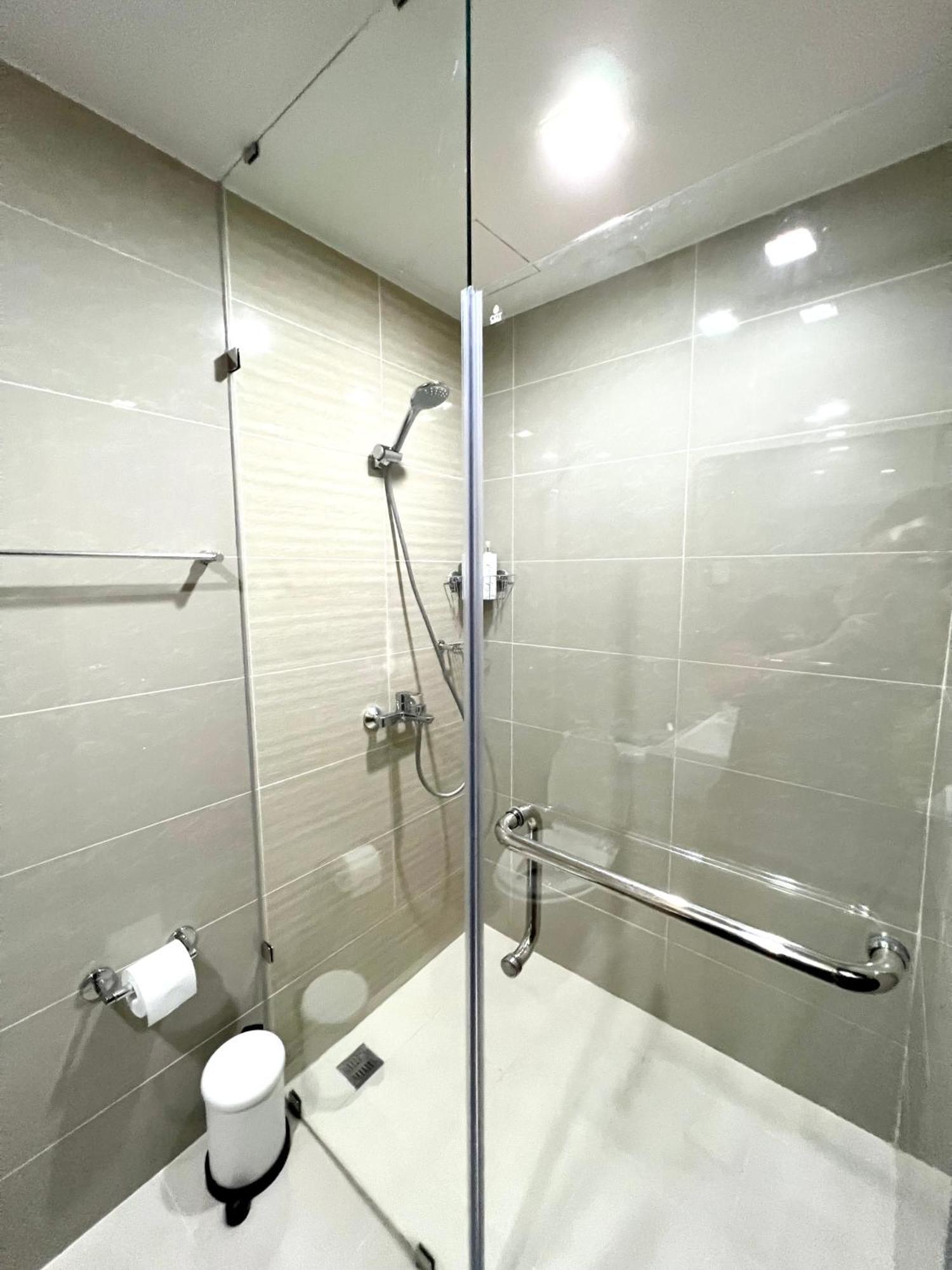 Daniella'S Modern & Cozy Suite In Uptown Bgc Manila Exteriér fotografie